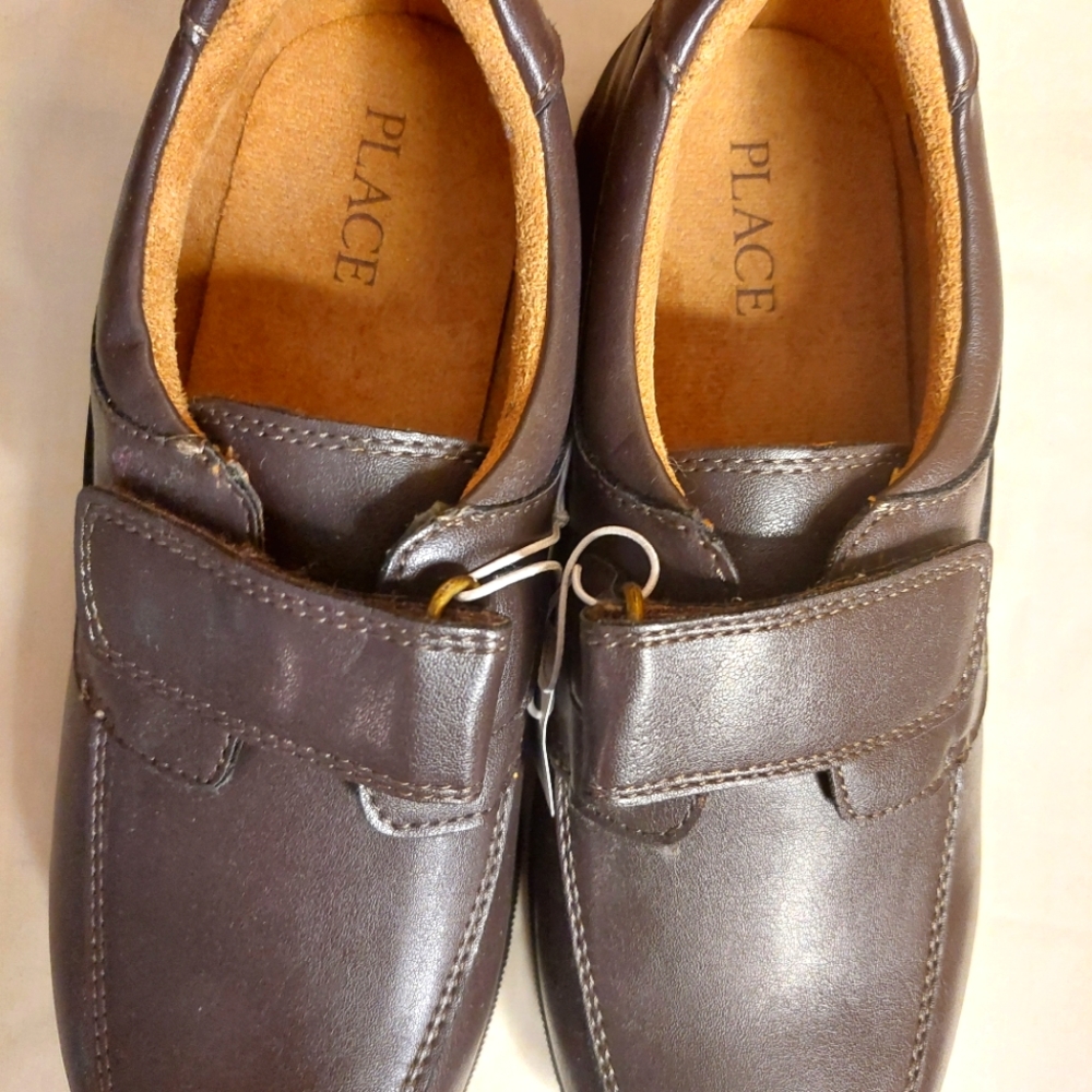 NWT The Childrens Place size 4 Youth Brown Dress Shoes